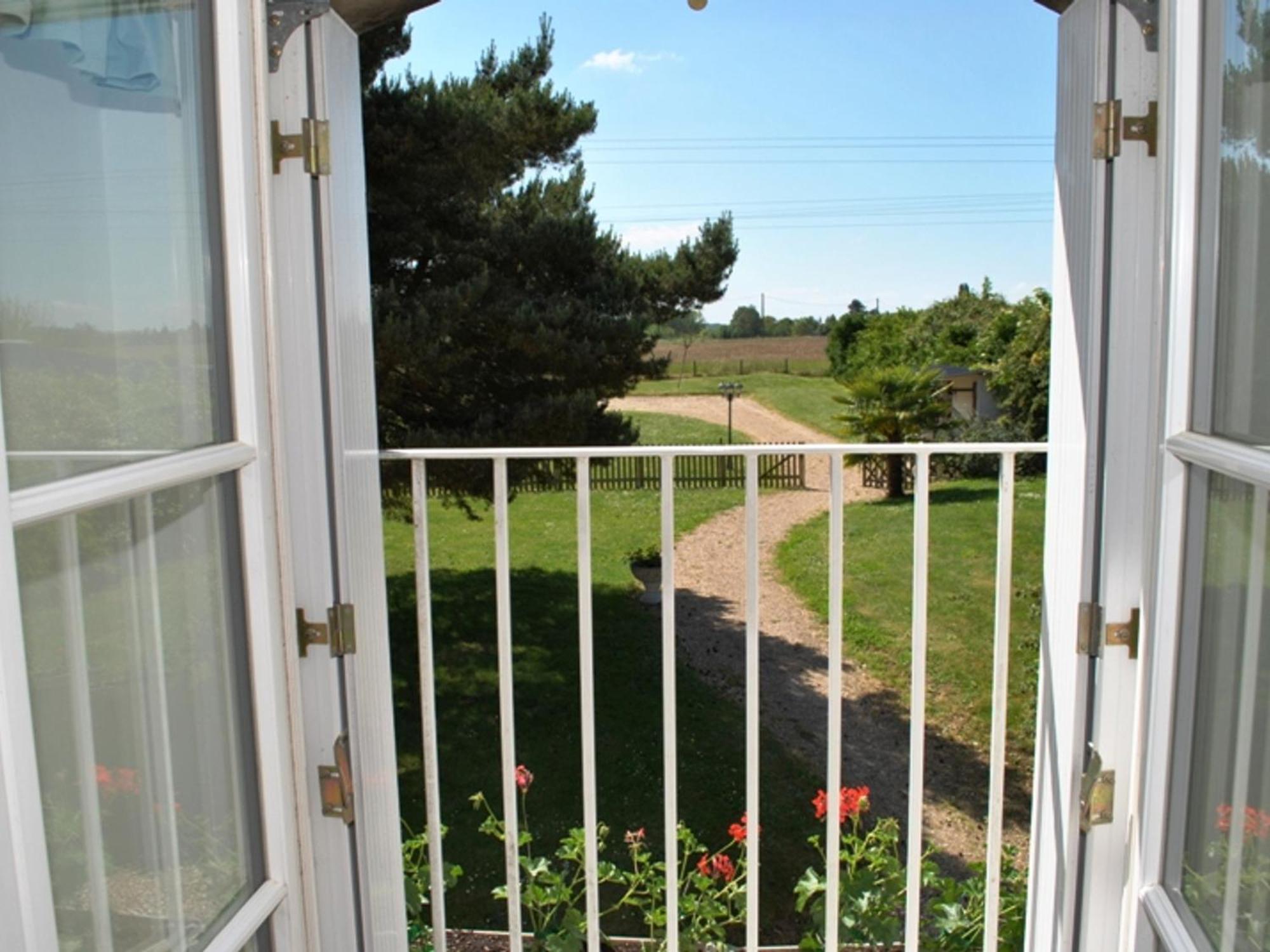 Gite De Charme Pres Des Chateaux De La Loire Avec Jardin, Terrasse Et Equipements Pour Familles - Fr-1-381-359 Azay-sur-Cher Exterior foto